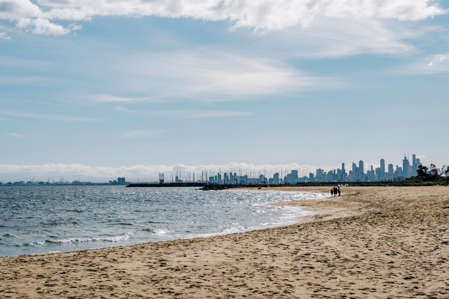 Vale a Pena Mudar para a Praia? Descubra os Prós e Contras